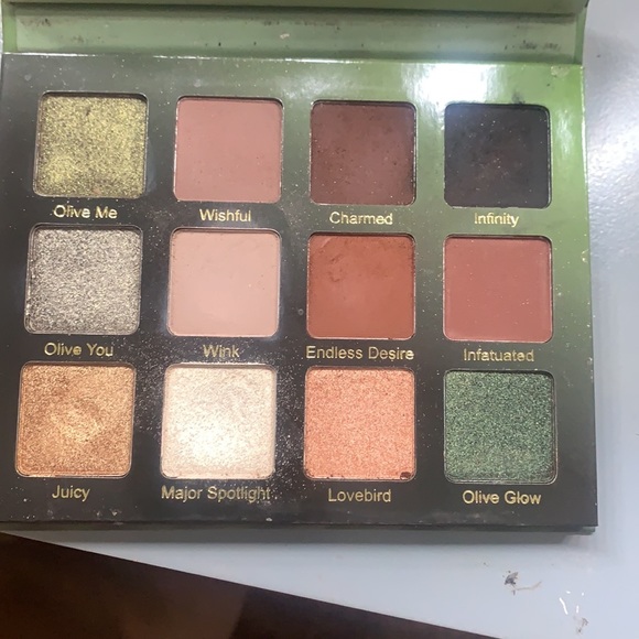 ACE BEAUTY 2 eyeshadow palettes - Picture 4 of 4